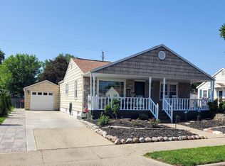 1418 Tennell Rd, Pekin, IL 61554