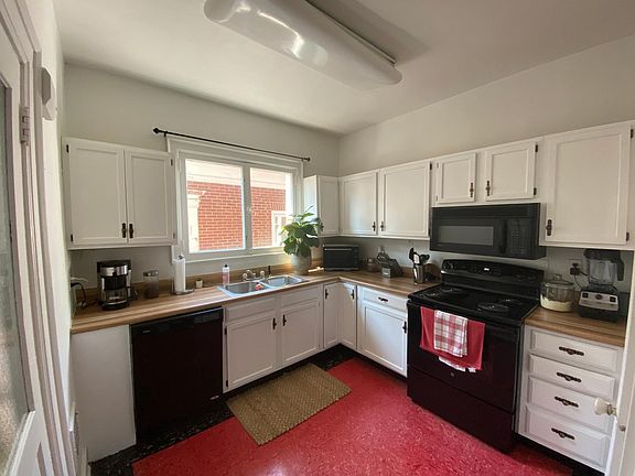 3rd image of 1612 Virginia St E APT 1
