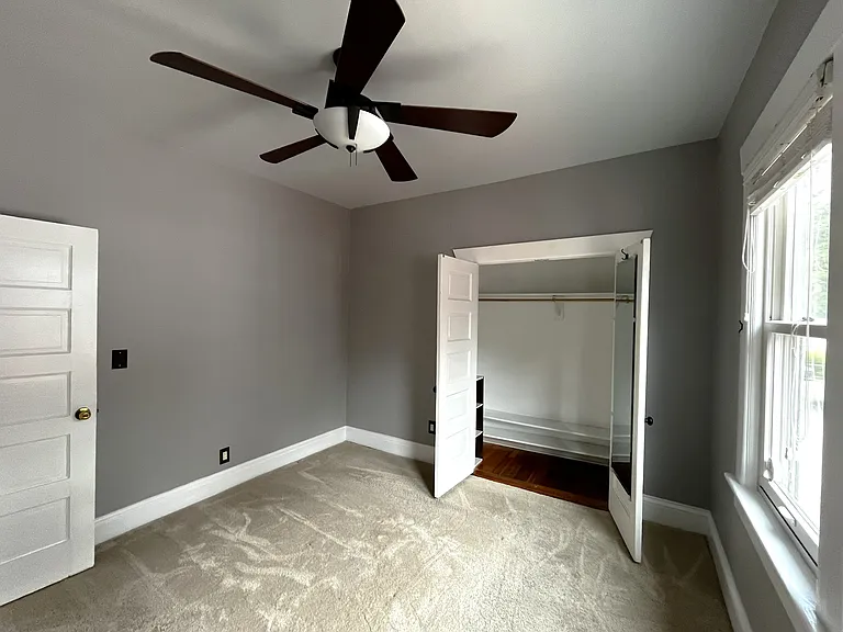 917 Gates Ave — Photo 15