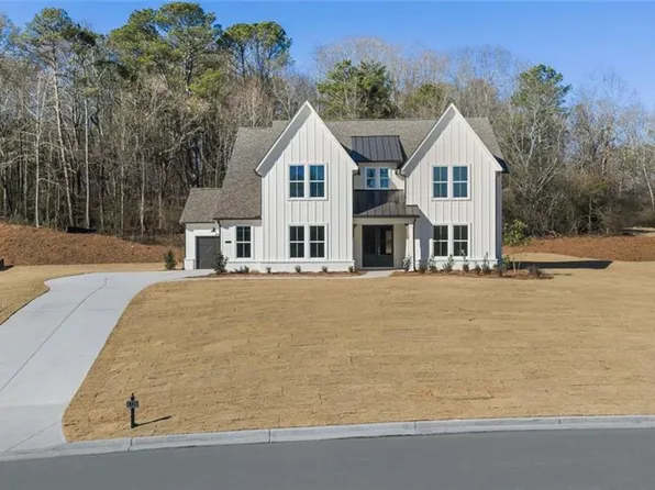 8320 Creekside Overlook Dr, Gainesville, GA 30506
