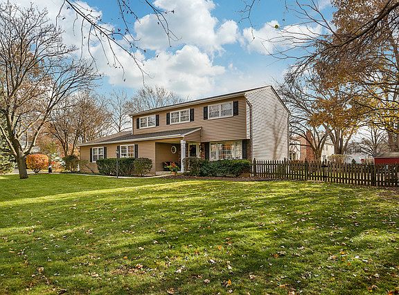 2nd image of 561 High Knob Dr