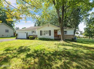 22 Glen Dr, Troy, NY 12180
