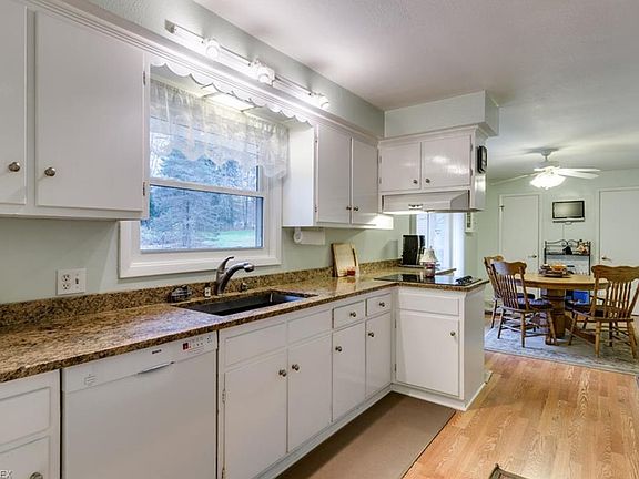 2nd image of 12480 Valley View Dr