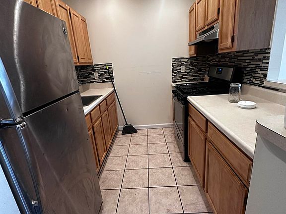 2nd image of 60 E 118th St #11