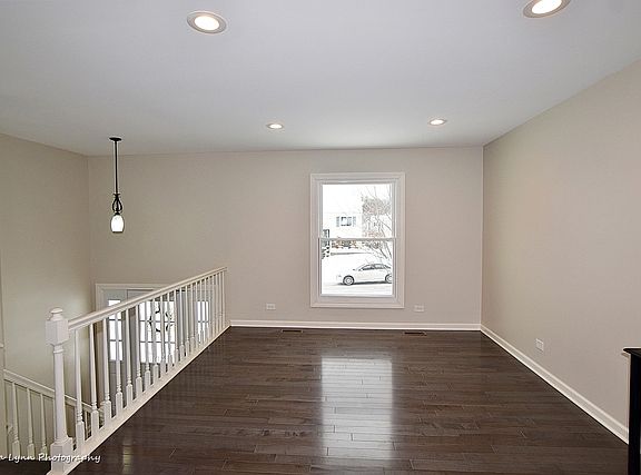 4th image of 129 E Sherman St