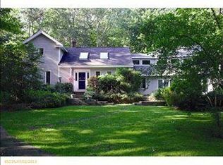 16 Constitution Rd, Kennebunk, ME 04043
