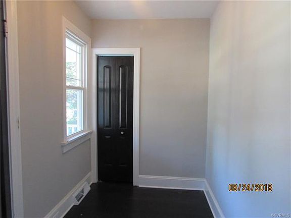 4th image of 18 W Cedar Ave