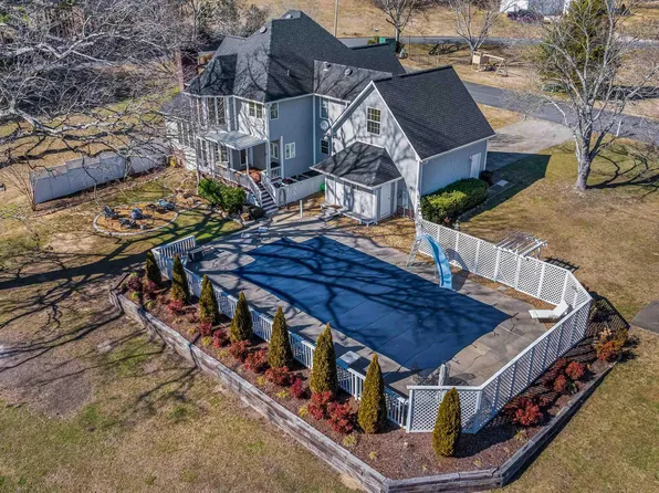 1760 Creek Ln NW, Fort Payne, AL 35968