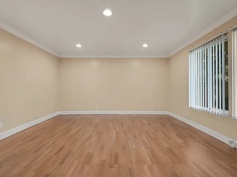 Stanford Garden Apartments — Photo 11