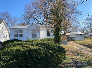 6013 Prairie St, Godfrey, IL 62035