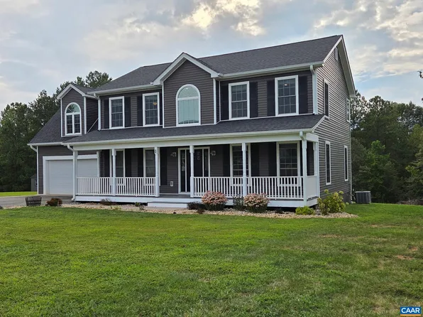 386 Rosewood Dr, Scottsville, VA 24590
