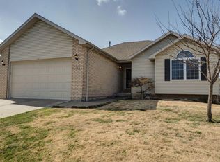 5321 S Honeysuckle Ln, Battlefield, MO 65619