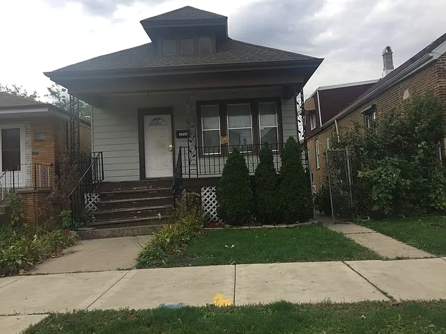 3353 W 60th St photo 1