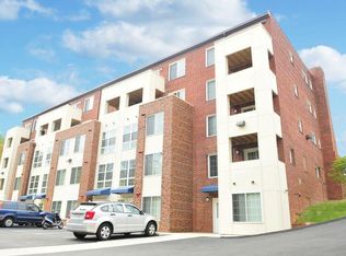 2001 N Cleveland St #B250WC2HQ, Arlington, VA 22201