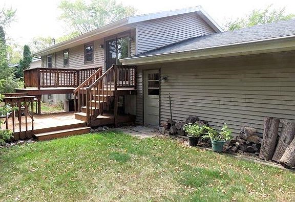 2nd image of 726 River Dr