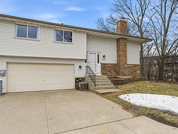 2nd image of 12210 Oak Leaf Cir