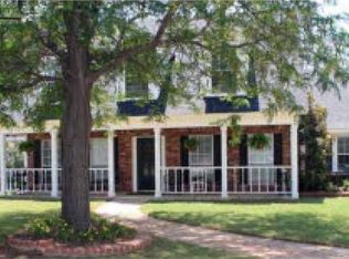 2321 E Hills Dr, Moore, OK 73160