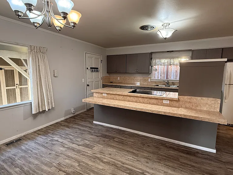 12435 NE 104th St — Photo 13