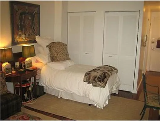 Rented by Douglas Elliman | media 14