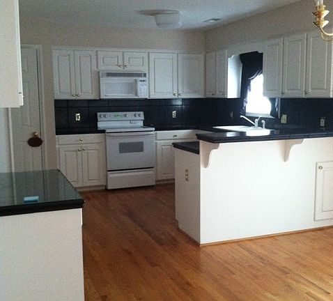 4th image of 211 Kingsley Park Dr