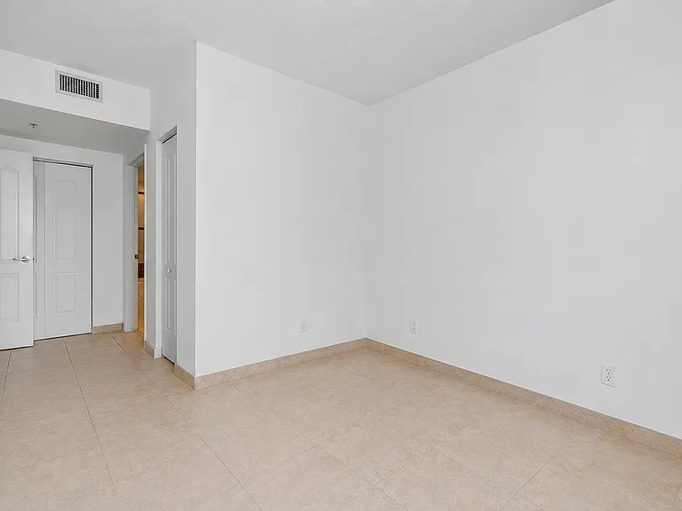 110 Washington Ave — Photo 8