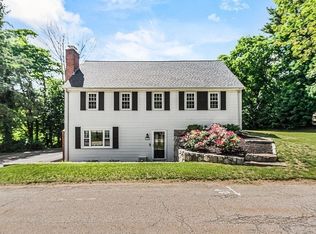 35 Sleepy Hollow Ln, Wrentham, MA 02093