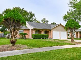 7322 Windrow Ln, Houston, TX 77072