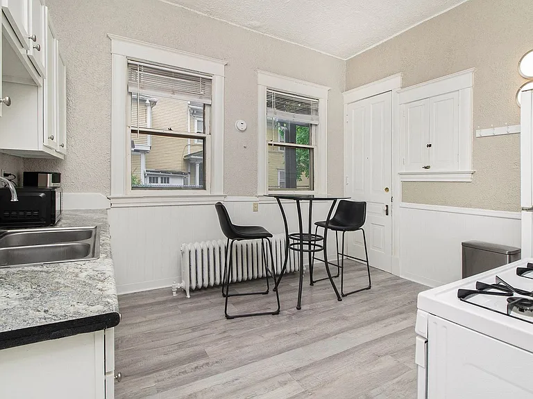 323 Woodward Ave #2 — Photo 6