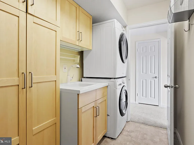 3146 Valentino Ct — Photo 24