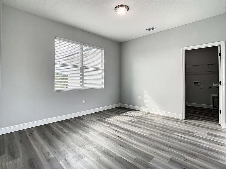 15504 Greenwood Ave — Photo 7