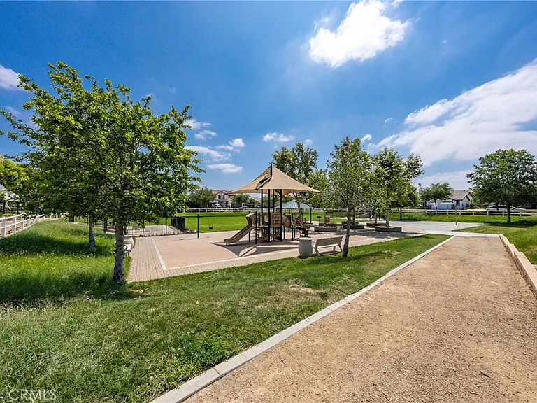 5676 Avocet Dr — Photo 40