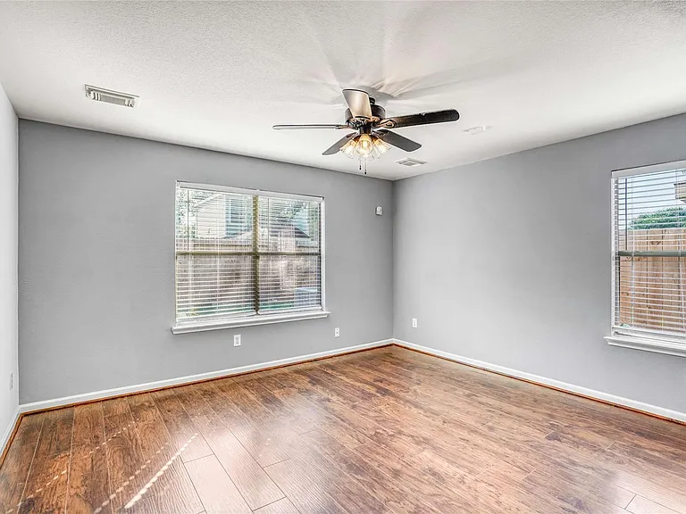 19039 Remington Park Dr — Photo 11