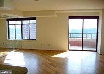5th image of 2400 Clarendon Blvd APT 1011