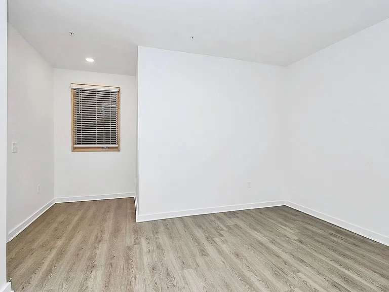 Millhouse — Photo 11