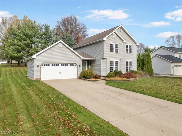 1551 Applewood Way, Uniontown, OH 44685