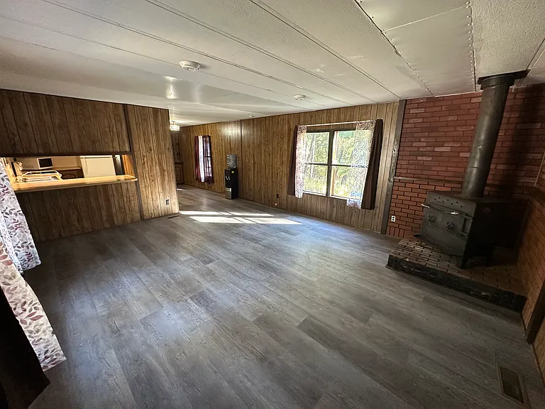 590 1/2 Danielson Rd — Photo 3