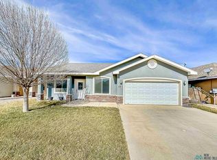 33 W Acoma Ct, Hobbs, NM 88240