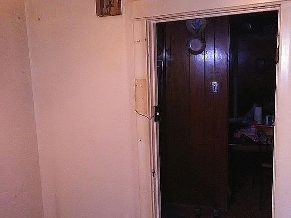 1ST FLOOR ENTRY 