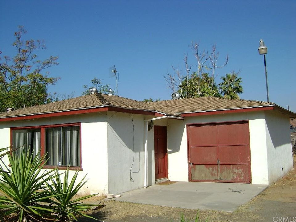 1st image of 24132 Fir Ave