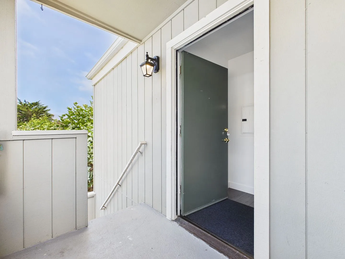 Loft Condo at Cypress Park Includes Washer and Dryer — Photo 2