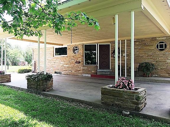 4th image of 320 Chautauqua Ln
