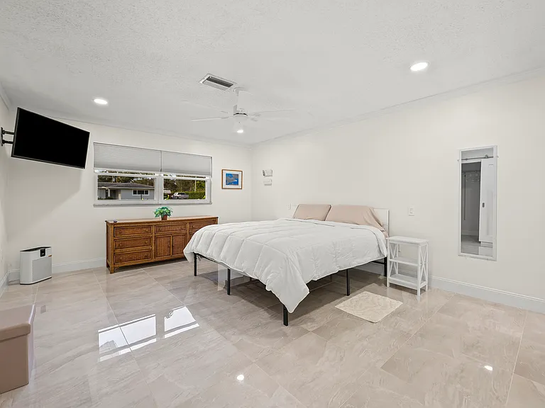 1260 Leslie Dr — Photo 12