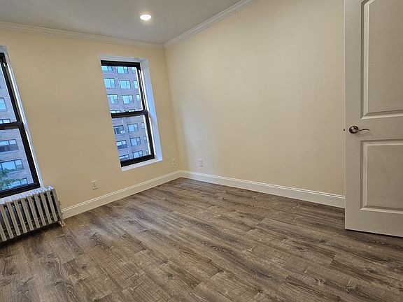 4th image of 1154 1st Ave #4