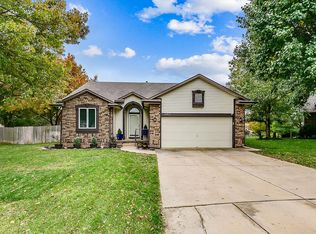2405 N Chadsworth Ct, Wichita, KS 67205