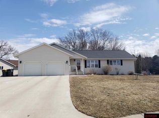201 Maga Ct, Lake Crystal, MN 56055