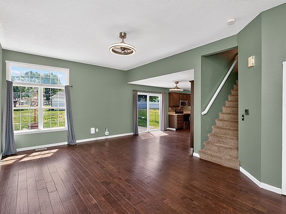 3rd image of 3201 SW Townpark Cir
