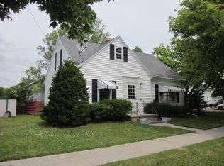 2004 Columbus St, Manitowoc, WI 54220