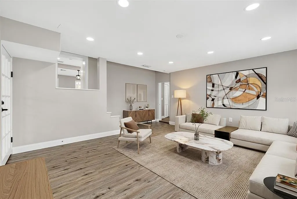 6 bed, 3.0 bath, 2088 sqft, $5,500 — Photo 4