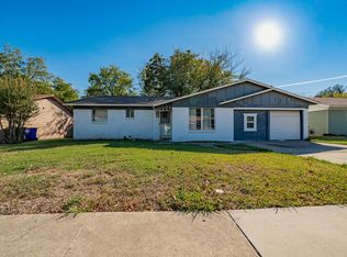 5736 Shipp Dr, Watauga, TX 76148