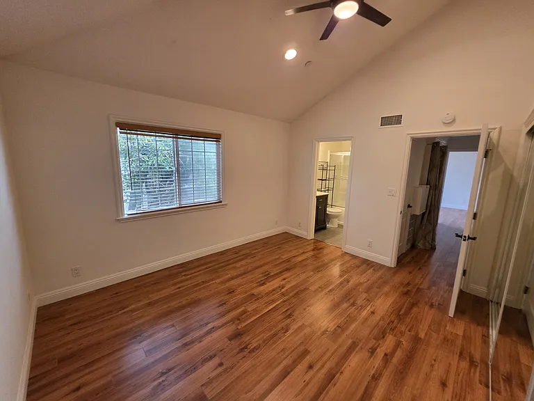 620 W Doran St #7 — Photo 25